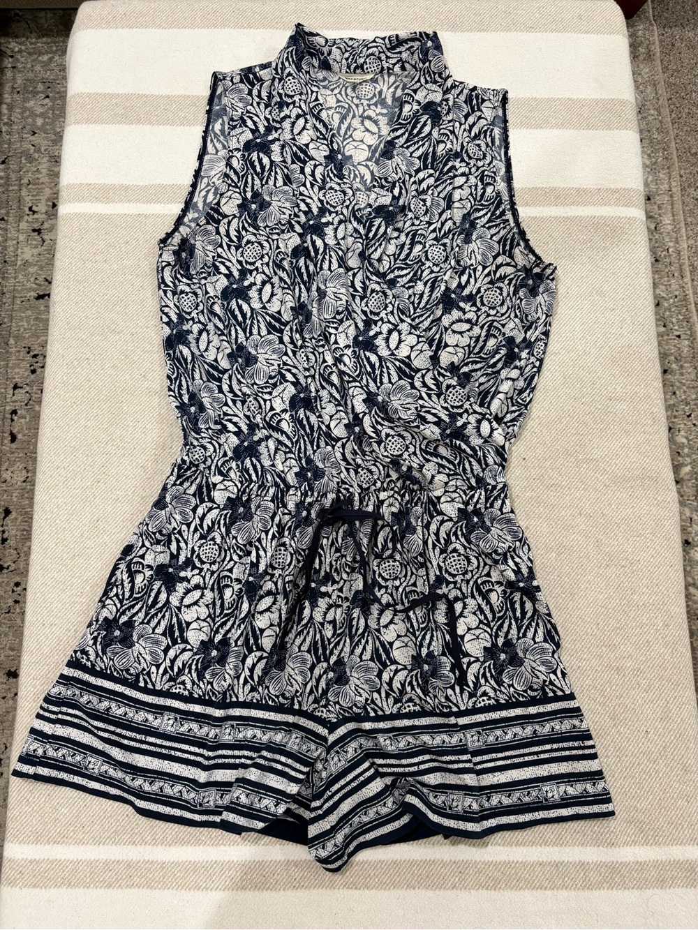 Max Studio Navy and White Tropical Floral Romper Sleeveless Size Large